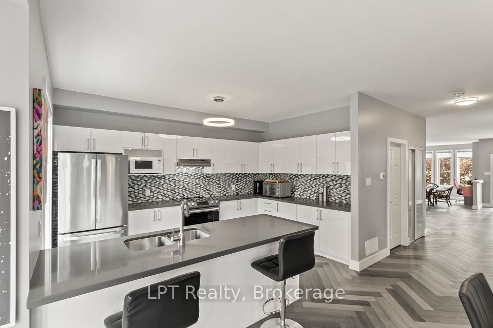 Detached at 111 Bayview Avenue, Georgina, ON L4P 3Z3, Georgina