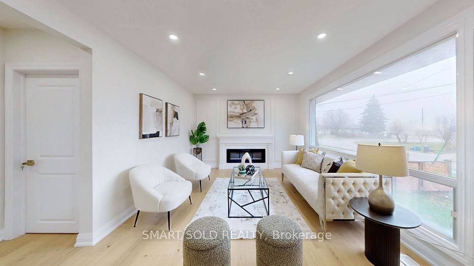 Detached at 439 Fernleigh Circle N, Richmond Hill, ON L4C 1E5, Richmond Hill