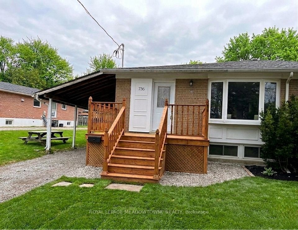 Semi-Detached  at 736 Sunnypoint Drive Basement B, Newmarket, ON L3Y 2Z8, Newmarket