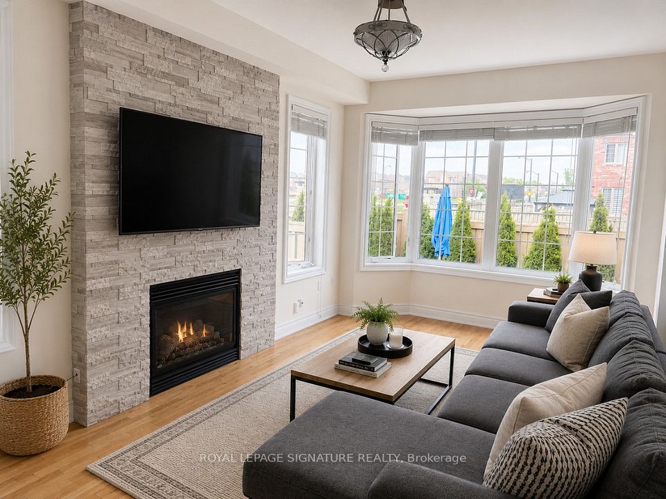 Detached at 45 Pelham Drive, Vaughan, ON L4H 3Z8, Vaughan