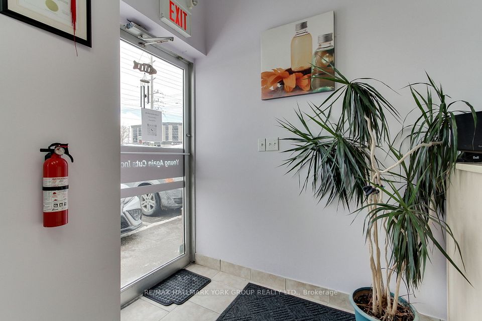 16700 Bayview Avenue 6, Newmarket, ON L3X 1W1
