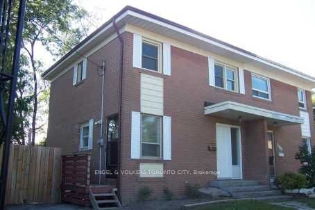 Semi-Detached at 102 Crone Court B, Newmarket, ON L3Y 4N9, Newmarket