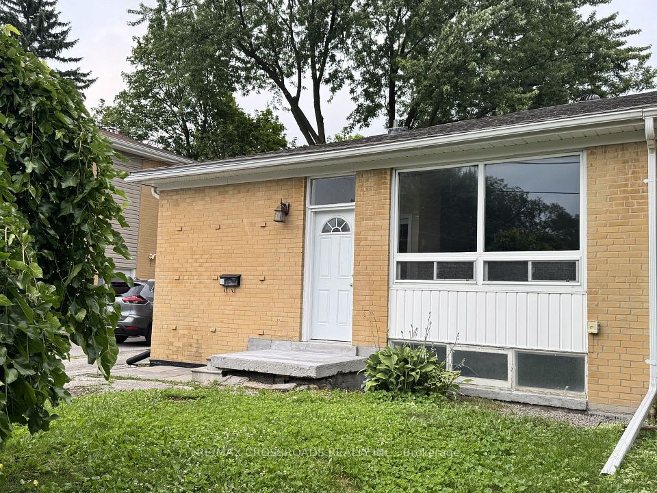 Semi-Detached at 21 Davis Road Lower, Aurora, ON L4G 2B4, Aurora