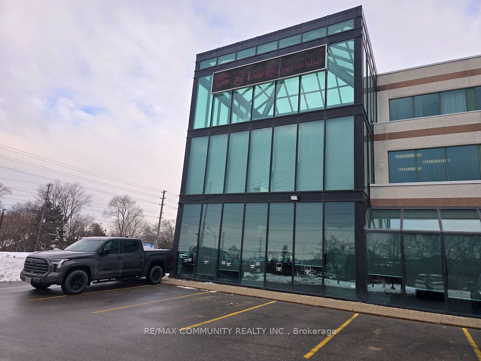 1091 Gorham Street NE 101, Newmarket, ON L3Y 8X7