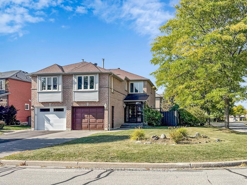 Semi-Detached  at 558 Willowick Drive, Newmarket, ON L3X 2A6, Newmarket
