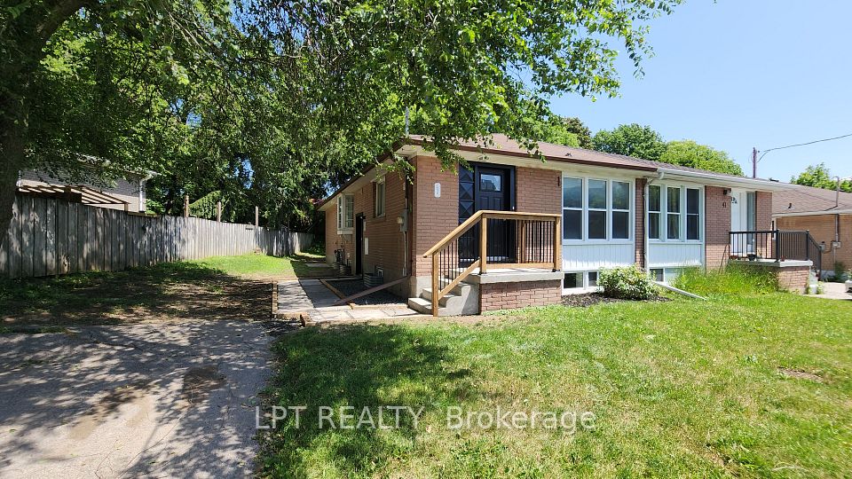 Semi-Detached  at 43 Newbury Drive, Newmarket, ON L3Y 4P9, Newmarket