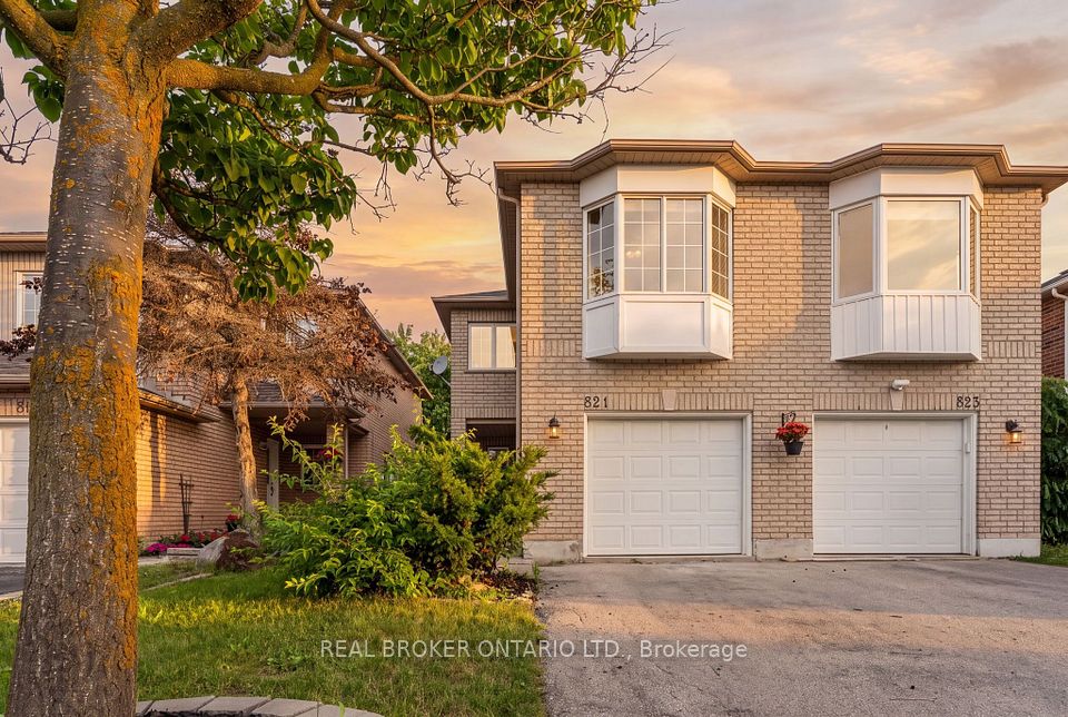 Semi-Detached  at 821 Pucks Place, Newmarket, ON L3X 2K3, Newmarket