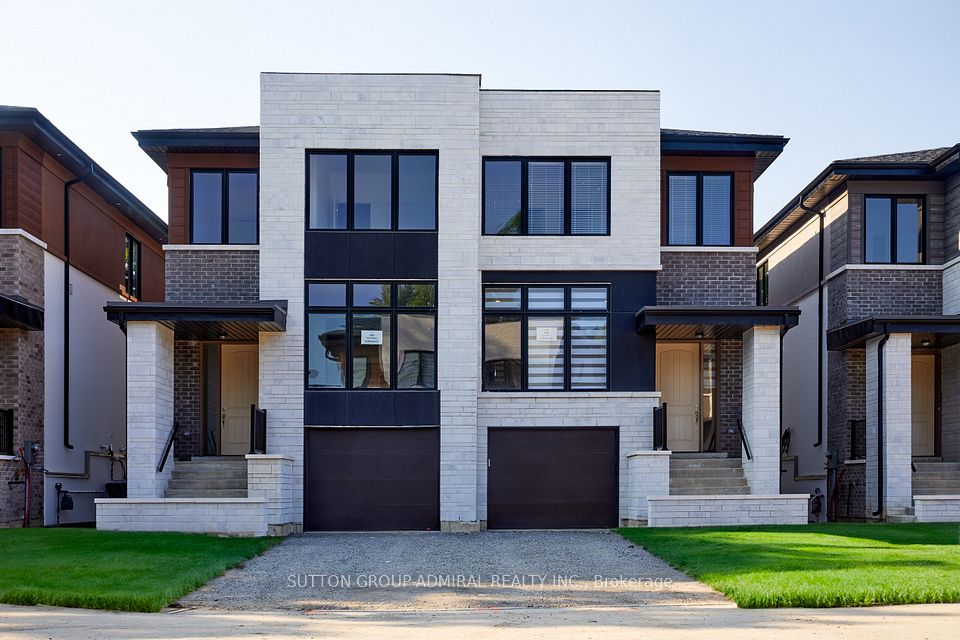 Semi-Detached at 18 Direzze Court, Richmond Hill, ON L4C 5T8, Richmond Hill