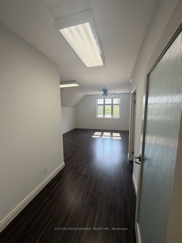 1206 Centre Street, Vaughan, ON L4J 3M9