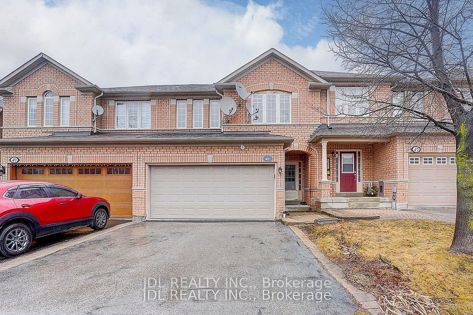 Att/Row/Townhouse at 47 Millcliff Circle, Aurora, ON L4G 7N7, Aurora