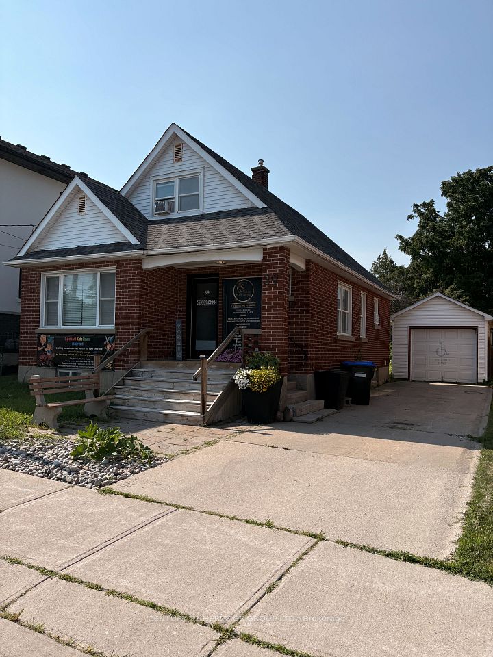 39 John Street, Bradford West Gwillimbury, ON L3Z 0B4