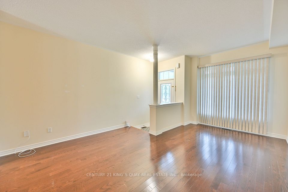 Att/Row/Townhouse at 10 Lundigan Drive, Georgina, ON L4P 0C3, Georgina