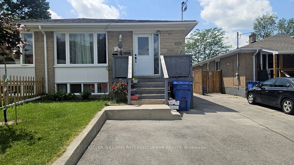 Semi-Detached at 743 Sunnypoint Drive Basement, Newmarket, ON L3Y 2Z7, Newmarket