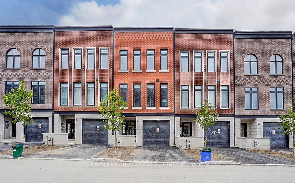 Att/Row/Townhouse at 29 Chestnut Court, Aurora, ON L4G 4A4, Aurora