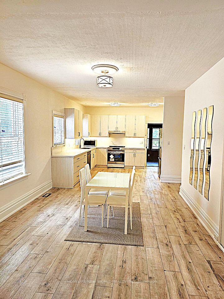 Detached at 184 Prospect Street, Newmarket, ON L3Y 3T6, Newmarket