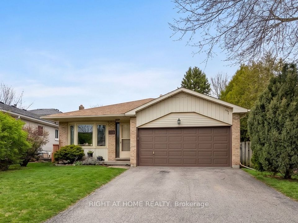Detached at 505 London Road, Newmarket, ON L3Y 6E4, Newmarket