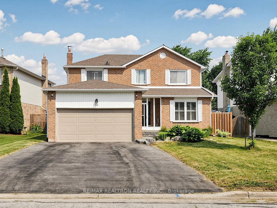 Detached at 93 Stiver Drive, Newmarket, ON L3Y 7W2, Newmarket