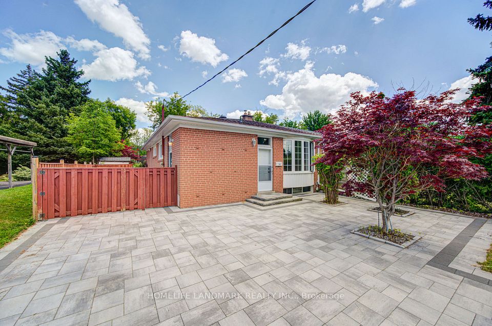 Semi-Detached at 341 Blue Grass Boulevard, Richmond Hill, ON L4C 3H3, Richmond Hill