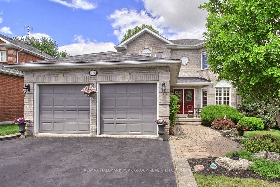 Detached at 571 Goodyear Crescent, Newmarket, ON L3Y 8L2, Newmarket