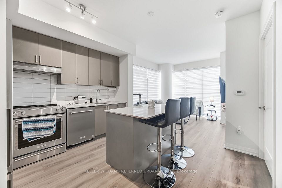 Condo Apartment at 9000 Jane Street 1115, Vaughan, ON L4K 0M6, Vaughan