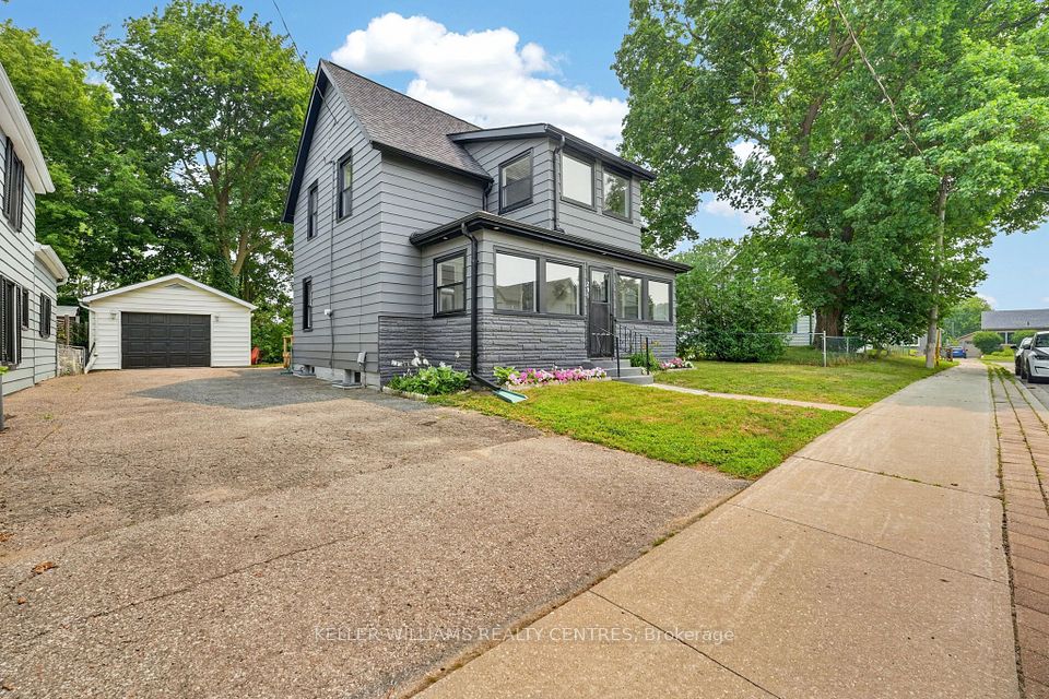 Detached at 291 Ellen Street, Newmarket, ON L3Y 4C7, Newmarket