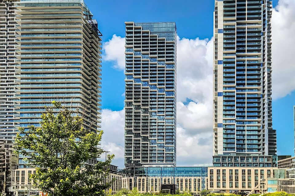 Condo Apartment at 1000 Portage Parkway E 517, Vaughan, ON L4K 0L1, Vaughan