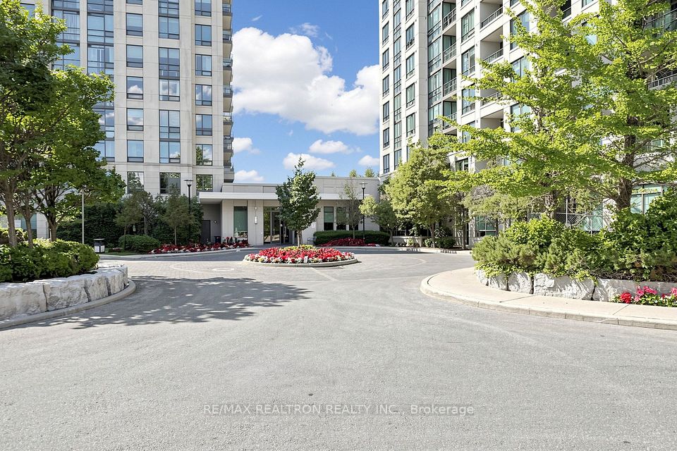 Condo Apartment at 100 Promenade Circle 205, Vaughan, ON L4J 7W7, Vaughan