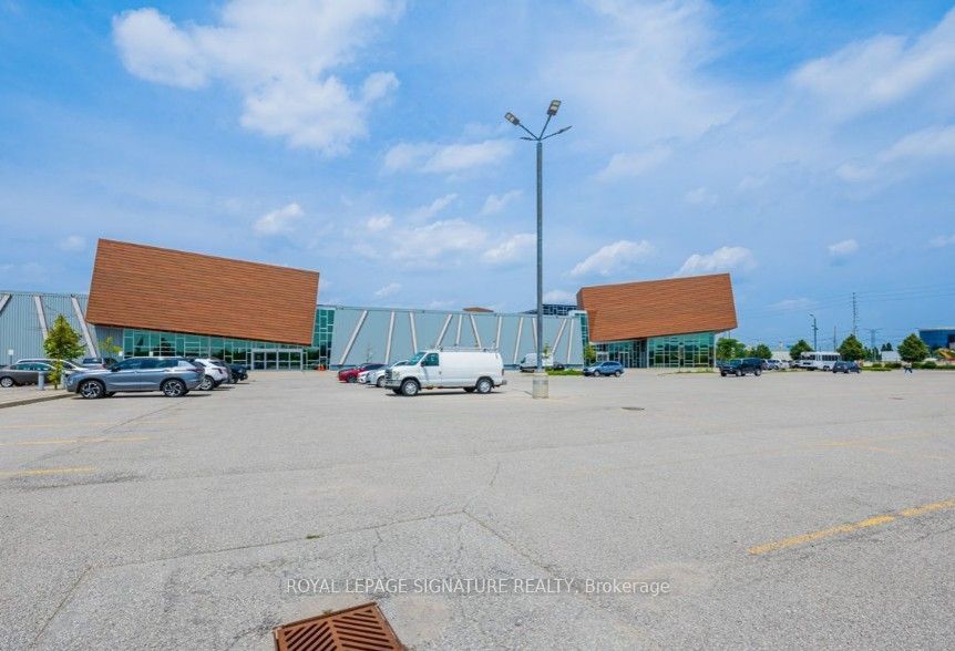 7250 Keele Street 217, Vaughan, ON L4K 1Z8