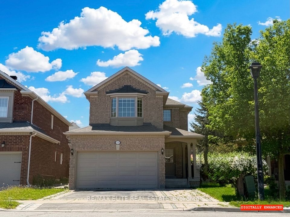Detached at 62 Macedonia Court, Newmarket, ON L3X 2W8, Newmarket