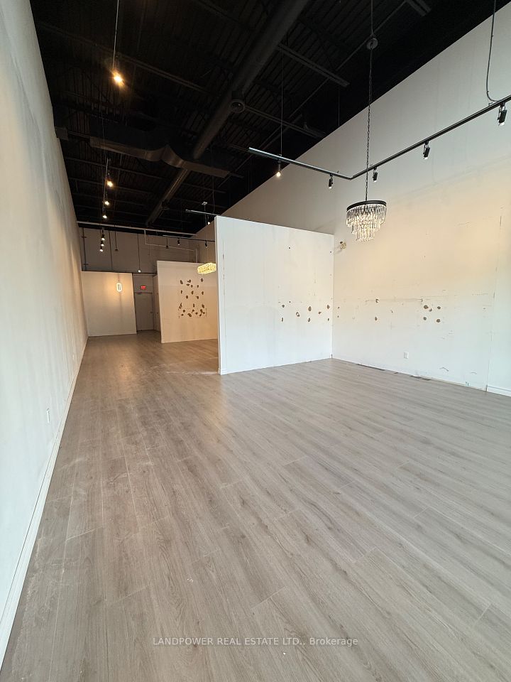 8355 Woodbine Avenue 2, Markham, ON L3R 2P4
