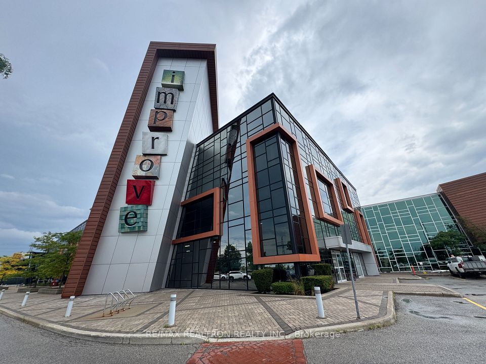 7250 Keele Street 204, Vaughan, ON L4K 1Z8