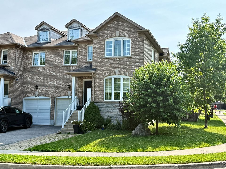 Semi-Detached at 350 Gilpin Drive, Newmarket, ON L3X 3H2, Newmarket