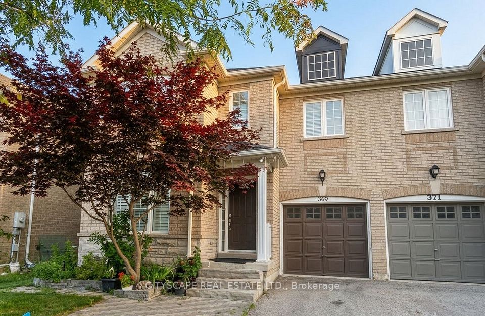 Semi-Detached at 369 Kwapis Boulevard, Newmarket, ON L3X 3H1, Newmarket