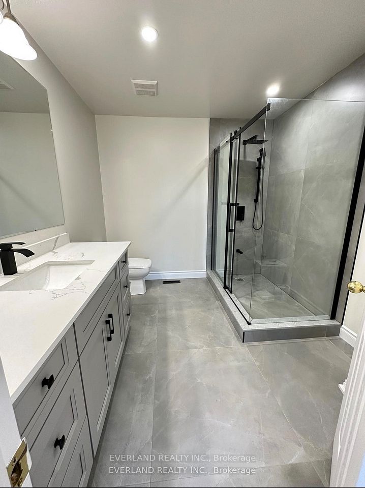 Att/Row/Townhouse at 7 Bassett Avenue, Richmond Hill, ON L4B 4M8, Richmond Hill