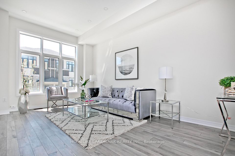 Att/Row/Townhouse at 33 Kahshe Lane, Richmond Hill, ON L4S 0N7, Richmond Hill