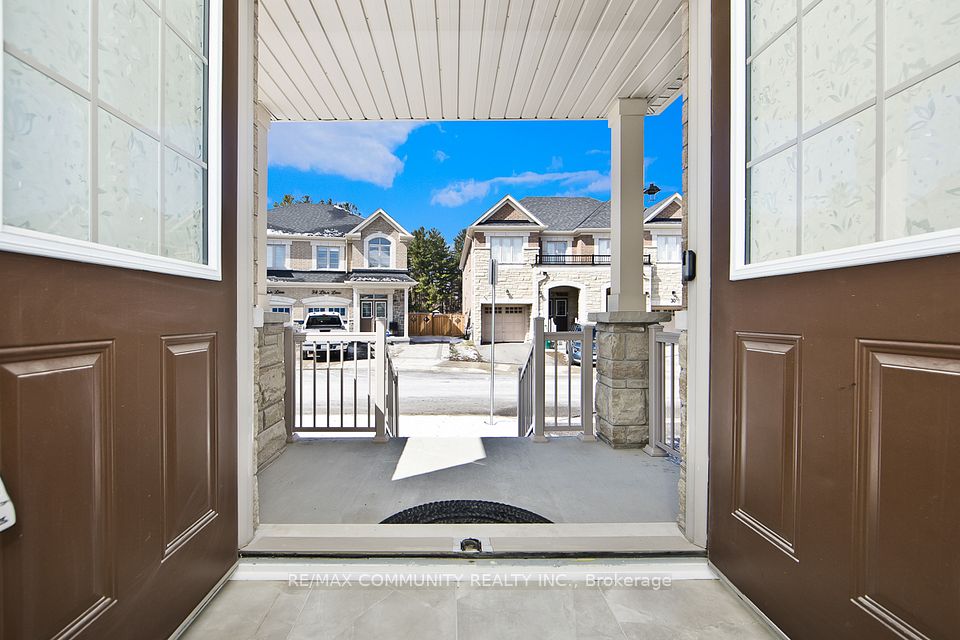 Semi-Detached at 33 Liam Lane, Markham, ON L3S 3J5, Markham