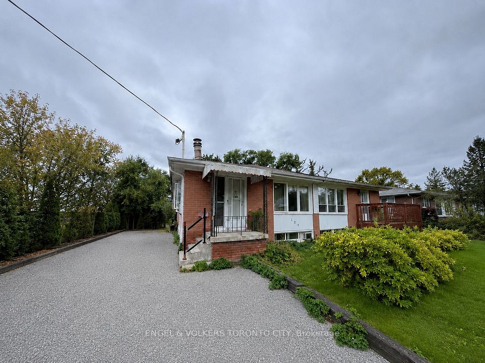 Semi-Detached at 124 Septonne Avenue Main, Newmarket, ON L3Y 2W3, Newmarket