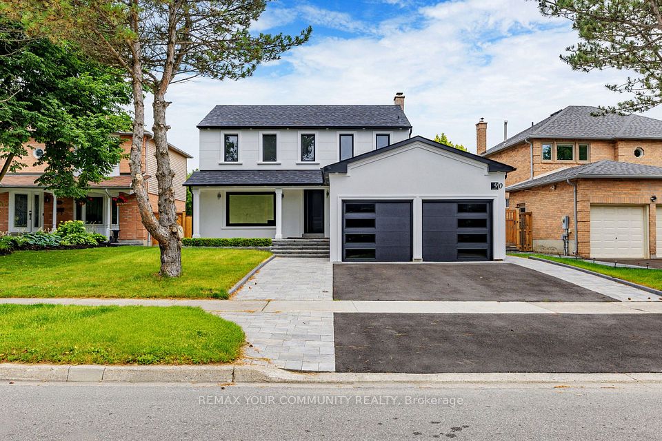 Detached at 90 Tamarac Trail, Aurora, ON L4G 5S1, Aurora