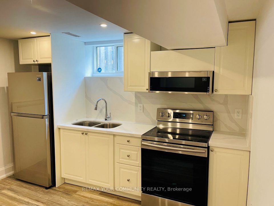 Detached at 32 Kitimat Crescent, Aurora, ON L4G 3C3, Aurora