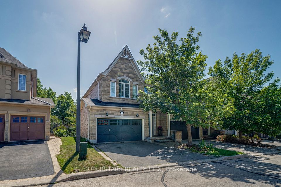 Att/Row/Townhouse at 280 Paradelle Drive 4, Richmond Hill, ON L4E 0C9, Richmond Hill