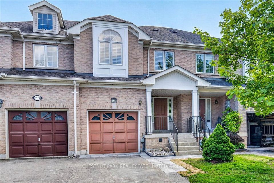Att/Row/Townhouse at 241 Banbrooke Crescent, Newmarket, ON L3X 2W5, Newmarket
