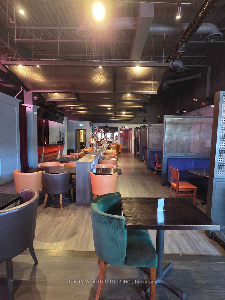 9737 Yonge Street 211, Richmond Hill, ON L4C 8S7