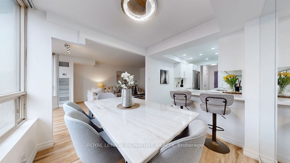 Condo Apartment at 175 Cedar Avenue 212, Richmond Hill, ON L4C 9V3, Richmond Hill