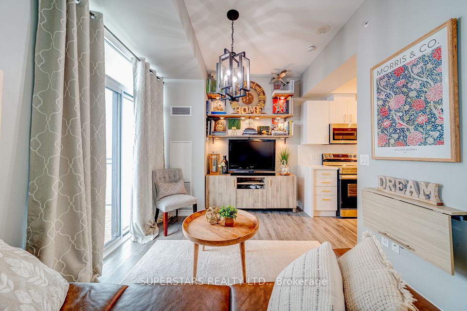 Condo Apartment at 11611 Yonge Street 525, Richmond Hill, ON L4E 1G2, Richmond Hill