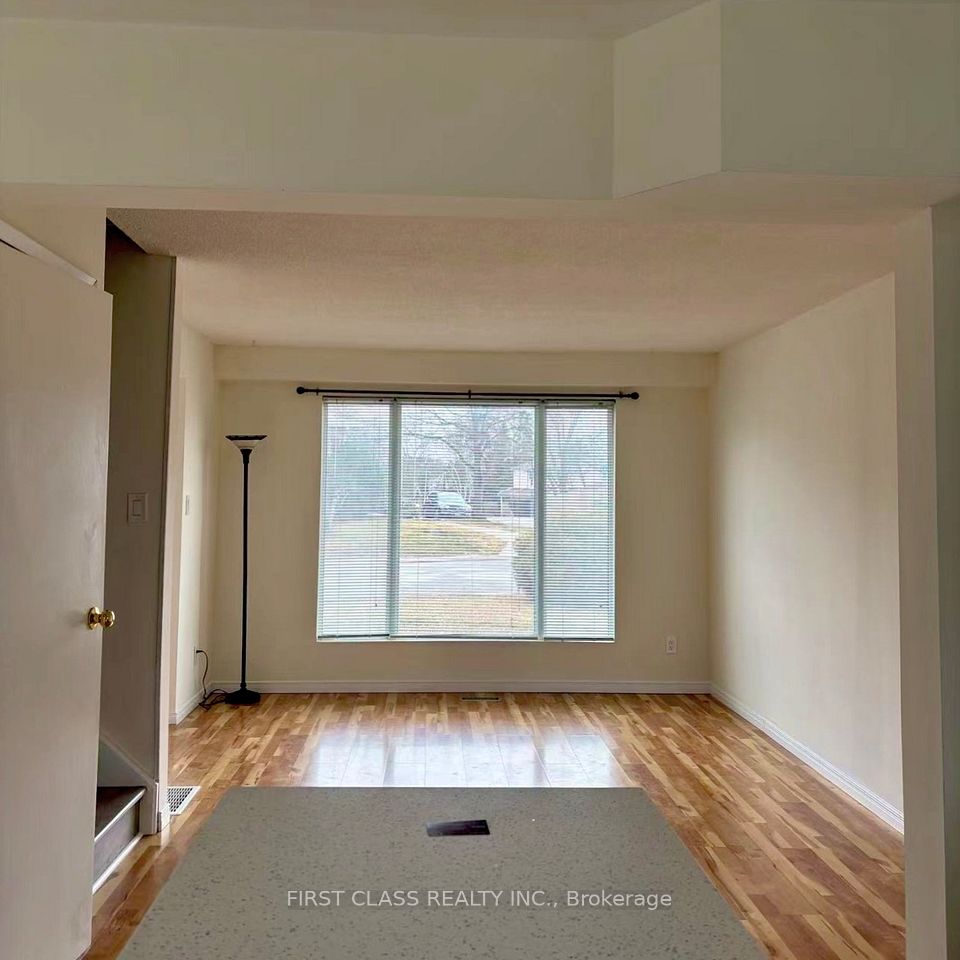 Semi-Detached at 701 Leeder Court, Newmarket, ON L3Y 5A8, Newmarket