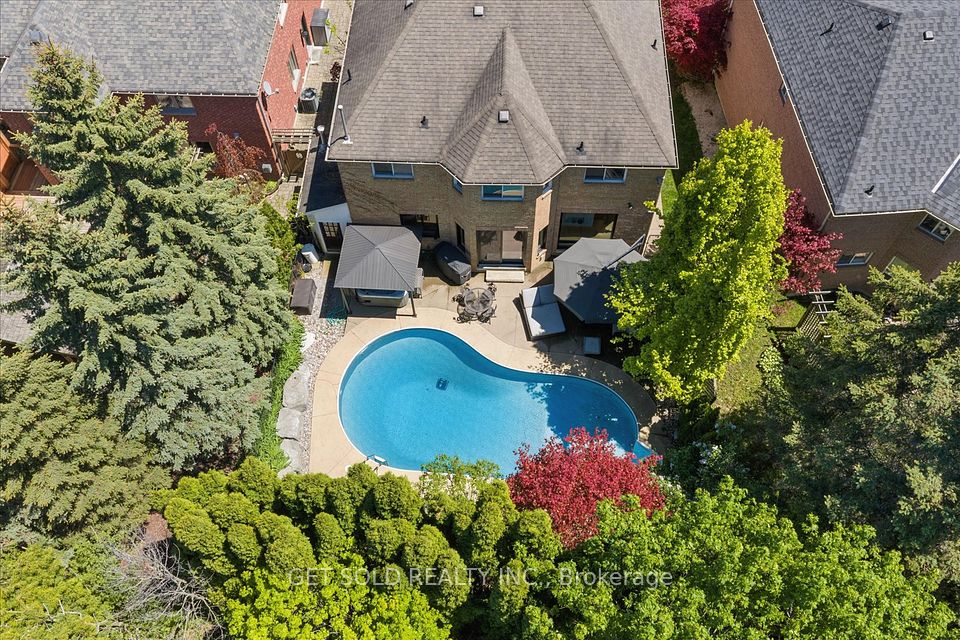 Detached at 64 Spence Drive, Aurora, ON L4G 6M6, Aurora