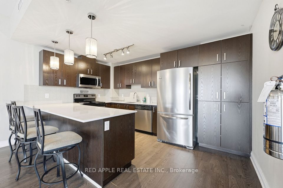 Condo Apartment at 11611 Yonge Street N 719, Richmond Hill, ON L4E 3N8, Richmond Hill