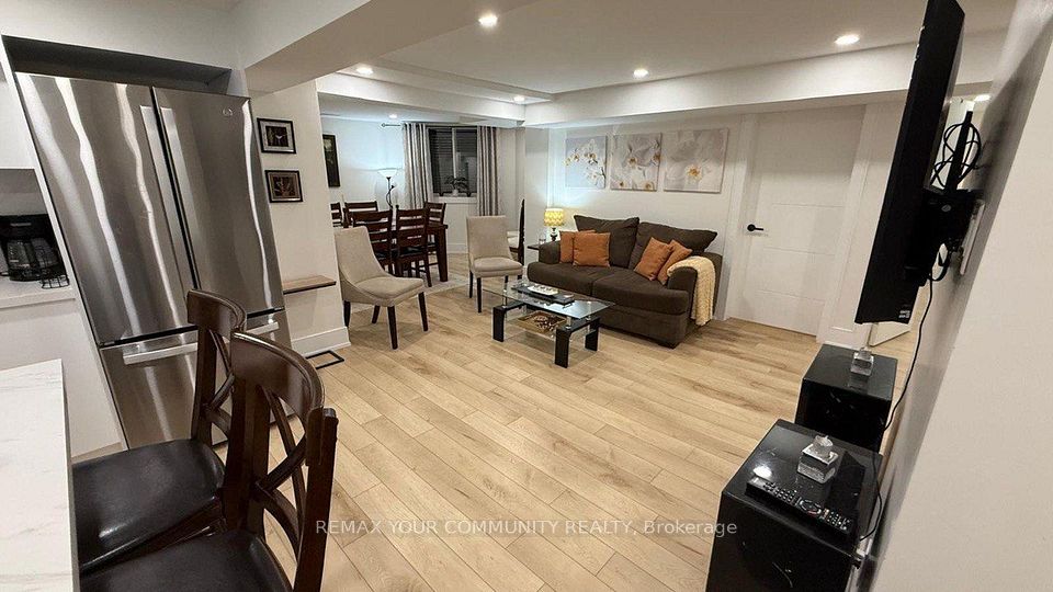 Detached at 204 Mccaffrey Road, Newmarket, ON L3X 1J9, Newmarket