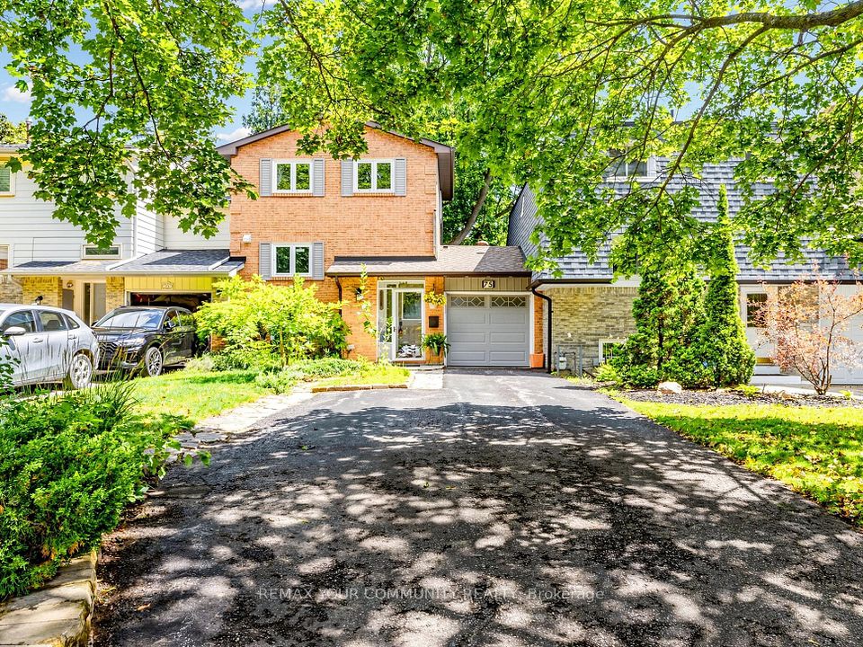 Att/Row/Townhouse at 75 St. Andrews Court, Aurora, ON L4G 3B2, Aurora