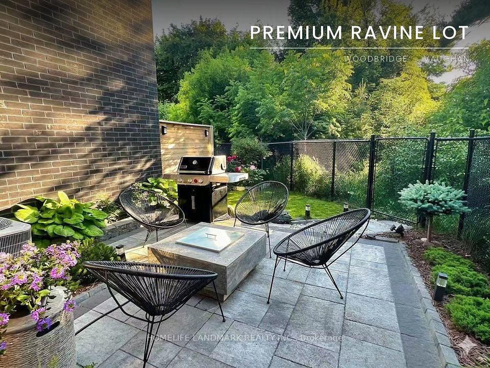 Att/Row/Townhouse at 34 Shatner Turnabout, Vaughan, ON L4L 0M4, Vaughan